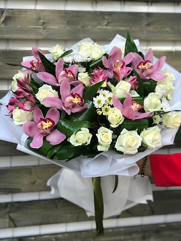 Букет цветов из: Розы и Хризантемы в Санчурске