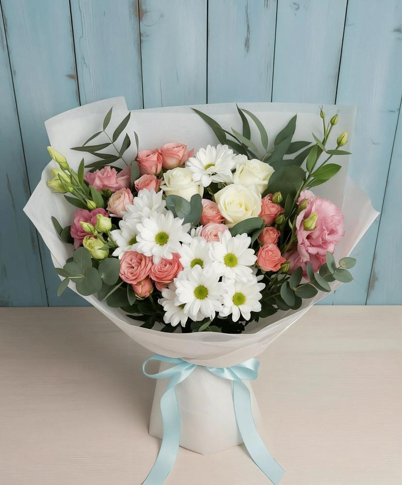 Букет цветов из: Розы, Лизиантусы и Хризантемы в Санчурске