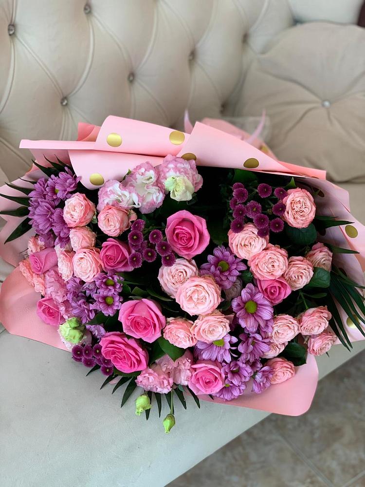 Букет цветов из: Хризантемы, Розы и Лизиантусы в Санчурске