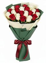 Букет Микс из красных и белых роз #REPLACE_PRED# Санчурске
