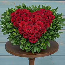 Цветочная композиция из Розы в виде сердца в Санчурске