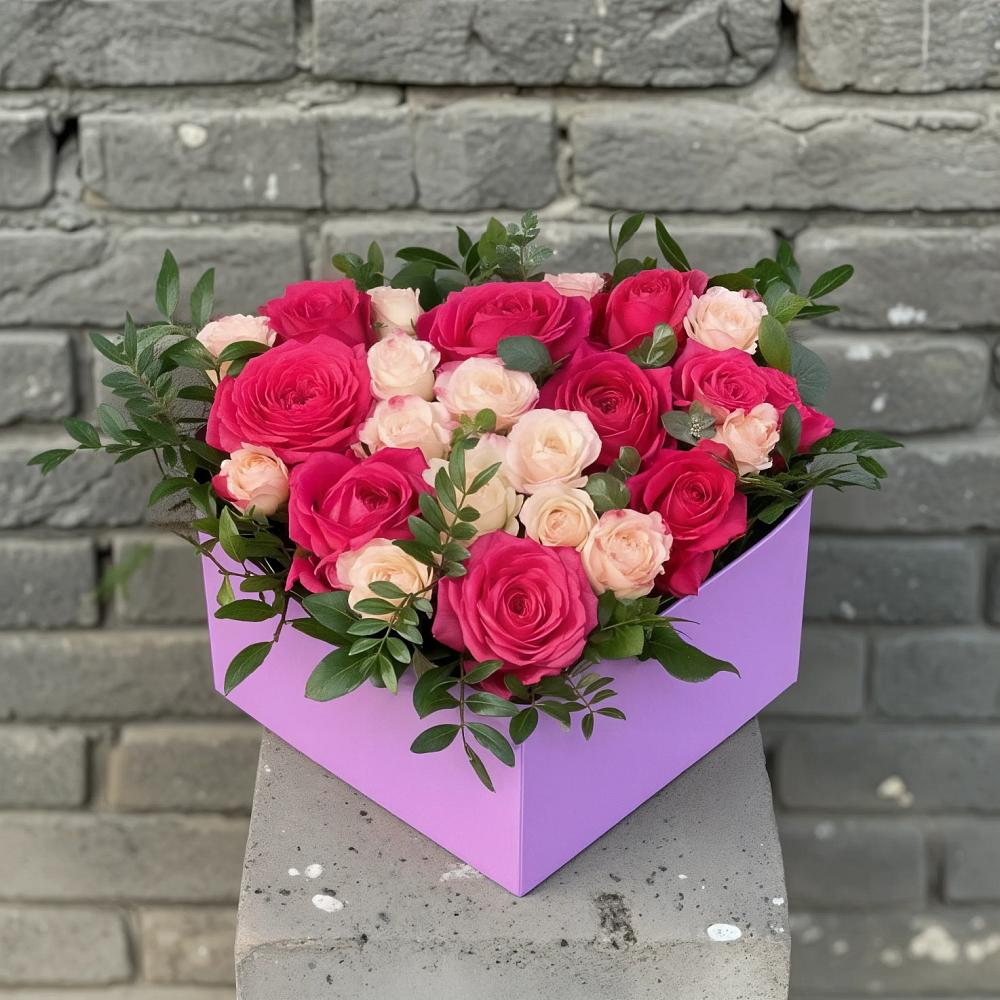 Цветочная композиция из Розы в коробке в Санчурске