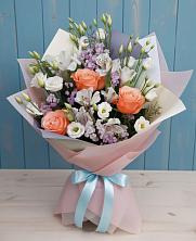 Букет цветов из:  Лизиантусы, Розы, Альстромерии и Гипсофила в Санчурске