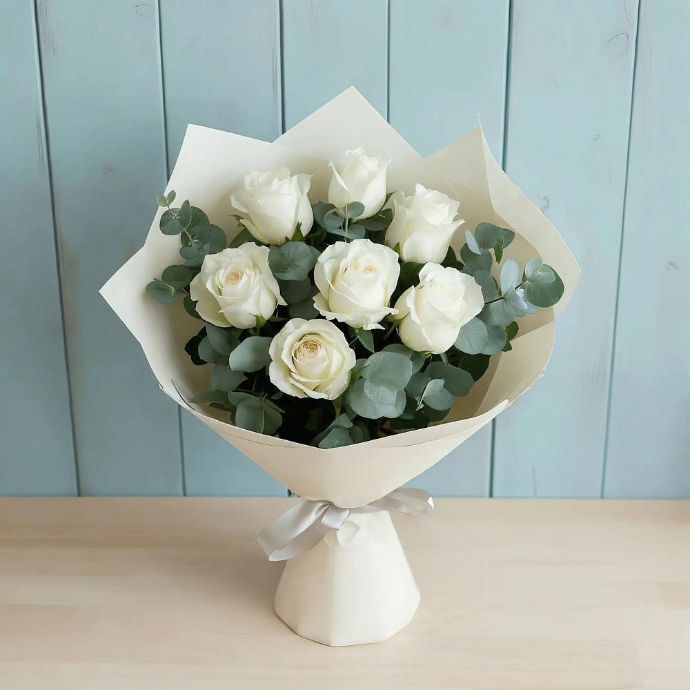 Букет Белые розы в Эвкалипте в Санчурске