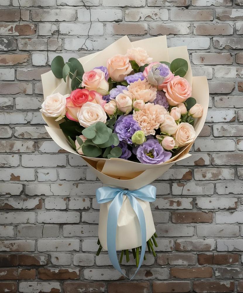 Букет цветов из: Розы, Лизиантусы и Гвоздики в Санчурске