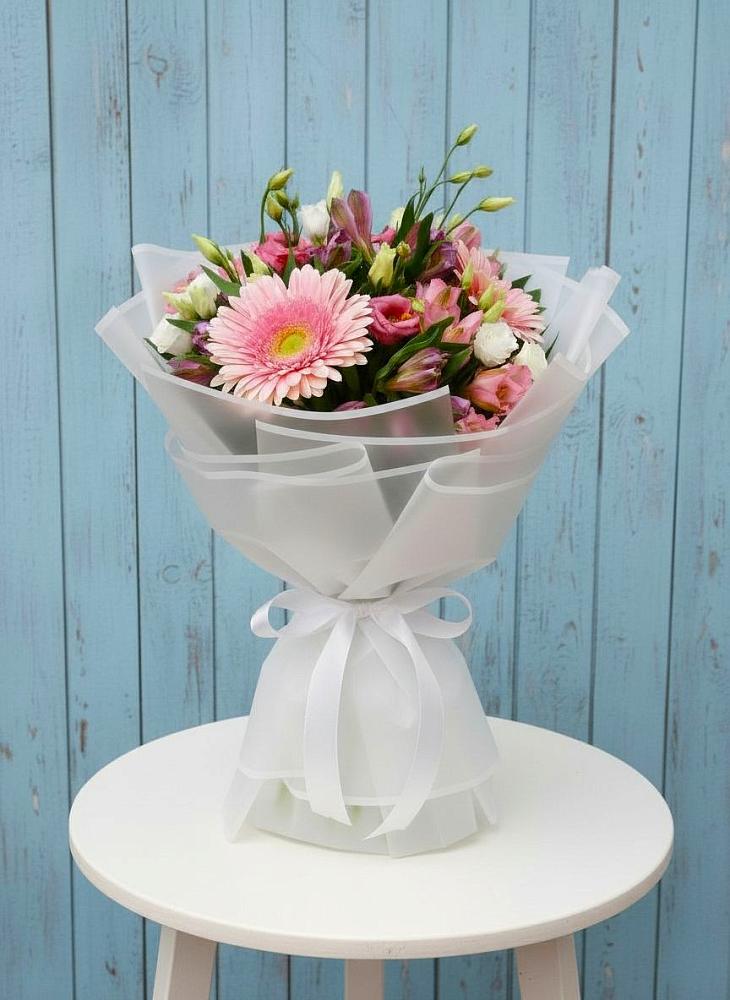 Букет цветов из: Герберы, Альстромерии и Лизиантусы в Санчурске