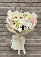 Букет цветов из:  Гвоздики, Розы, Лизиантусы и Хризантемы в Санчурске