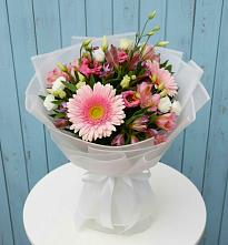Букет цветов из:  Герберы, Альстромерии и Лизиантусы #REPLACE_PRED# Санчурске