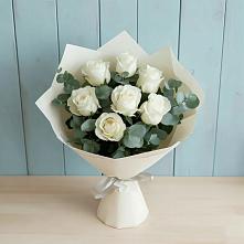 Букет Белые розы в Эвкалипте в Санчурске