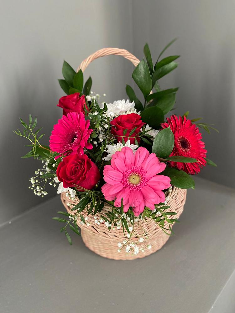 Цветочная композиция из Розы, Хризантемы и Герберы в корзине в Санчурске