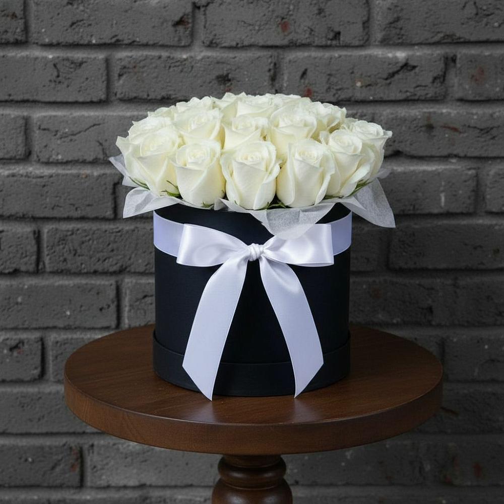 Цветочная композиция из Розы в шляпной коробке в Санчурске