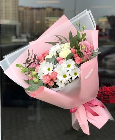 Букет цветов из: Розы, Лизиантусы и Хризантемы в Санчурске