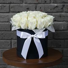 Цветочная композиция из Розы в шляпной коробке в Санчурске